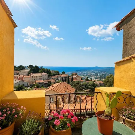 Hébergement de vacances Au Levant, Maison De Village De Charme, Vue *